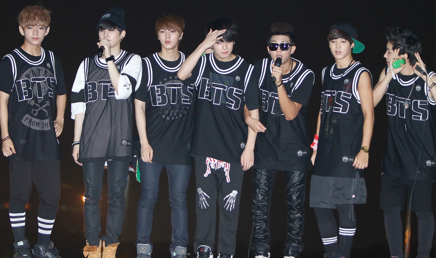BTS na fan meetingu uz Music Bank, srpanj 2013.